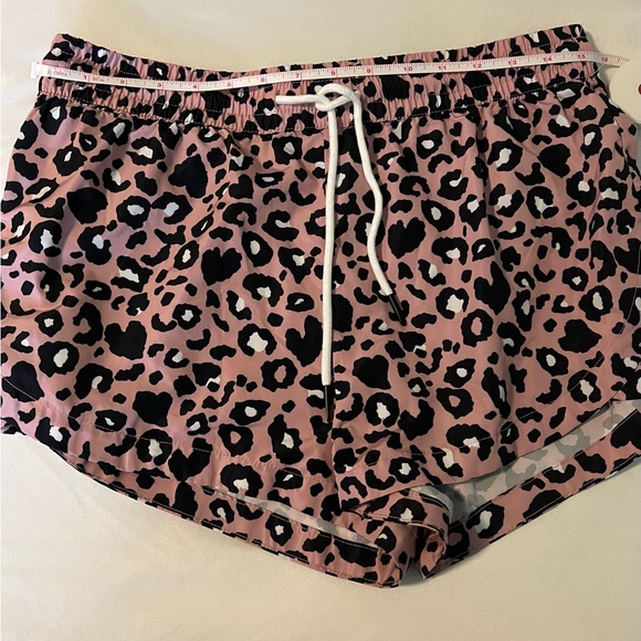 Leopard shorts - Picture 2 of 5